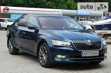Skoda Superb Lauring and Klement 2017