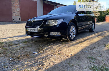 Skoda Superb Full 2011