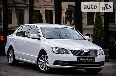 Skoda Superb Official 2014