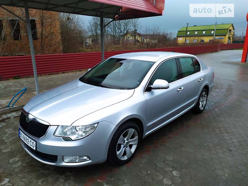 Хетчбек Skoda Superb