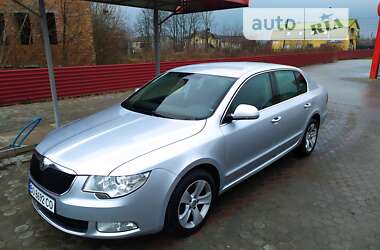 Skoda Superb  2012