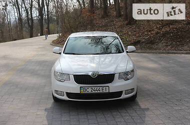 Skoda Superb  2012