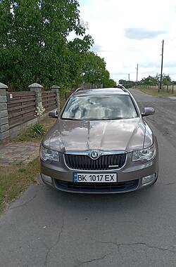 Skoda Superb  2011