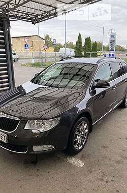 Skoda Superb  2011