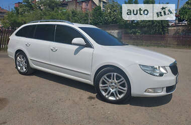 Skoda Superb  2011