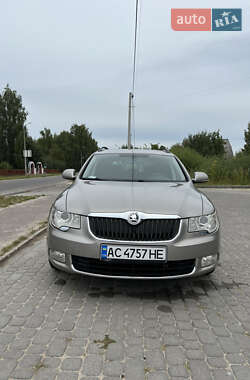 Skoda Superb  2011