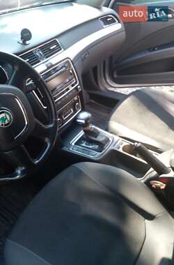 Skoda Superb  2012