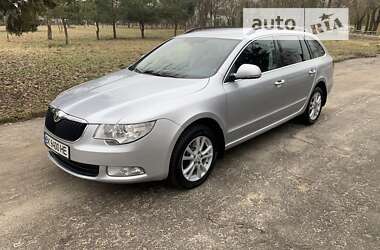 Skoda Superb  2012