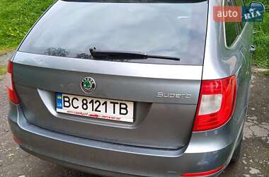 Skoda Superb 2012