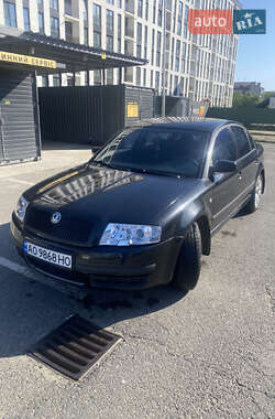 Skoda Superb  2005