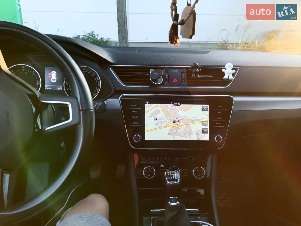 2018 Skoda Superb - мініатюра 2