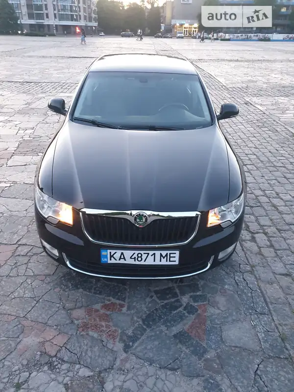 Skoda Superb 2011