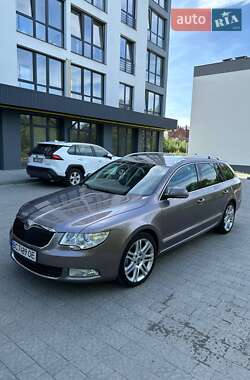 Skoda Superb  2010