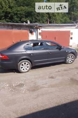 Skoda Superb  2011