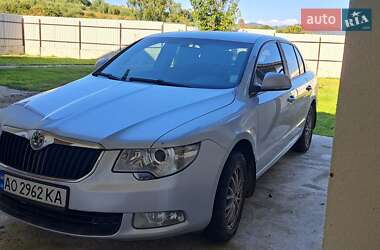 Skoda Superb  2011
