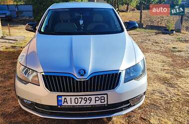 Skoda Superb 2011