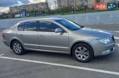 Skoda Superb  2012