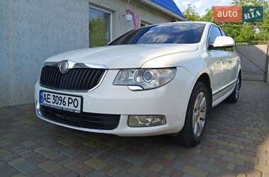 Skoda Superb  2012