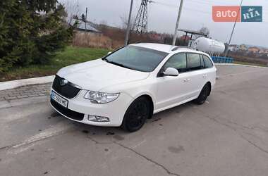 Skoda Superb  2012