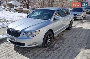 Skoda Superb  2012