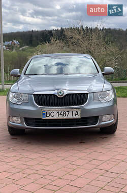 Skoda Superb  2010