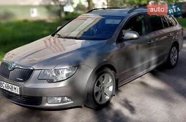 Skoda Superb  2012