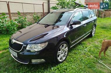 Skoda Superb  2011