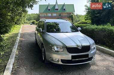 Skoda Superb  2011