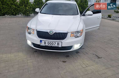 Skoda Superb 2012