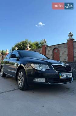 Skoda Superb  2011