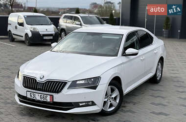 Skoda Superb  2019