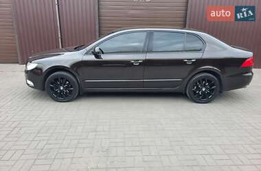 Skoda Superb  2012