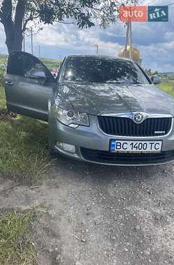 Skoda Superb  2012