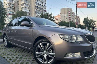 Skoda Superb  2012