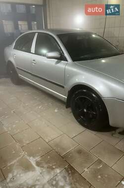 Skoda Superb  2005