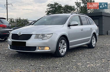 Skoda Superb  2011