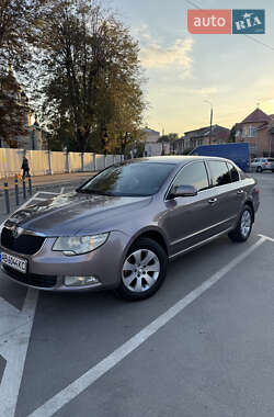 Skoda Superb  2012