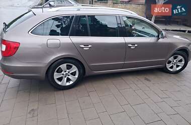 Skoda Superb  2010