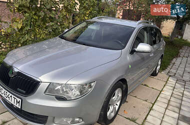 Skoda Superb  2012