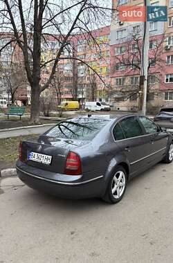Skoda Superb  2005