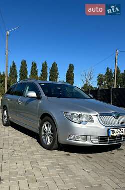 Skoda Superb 2012