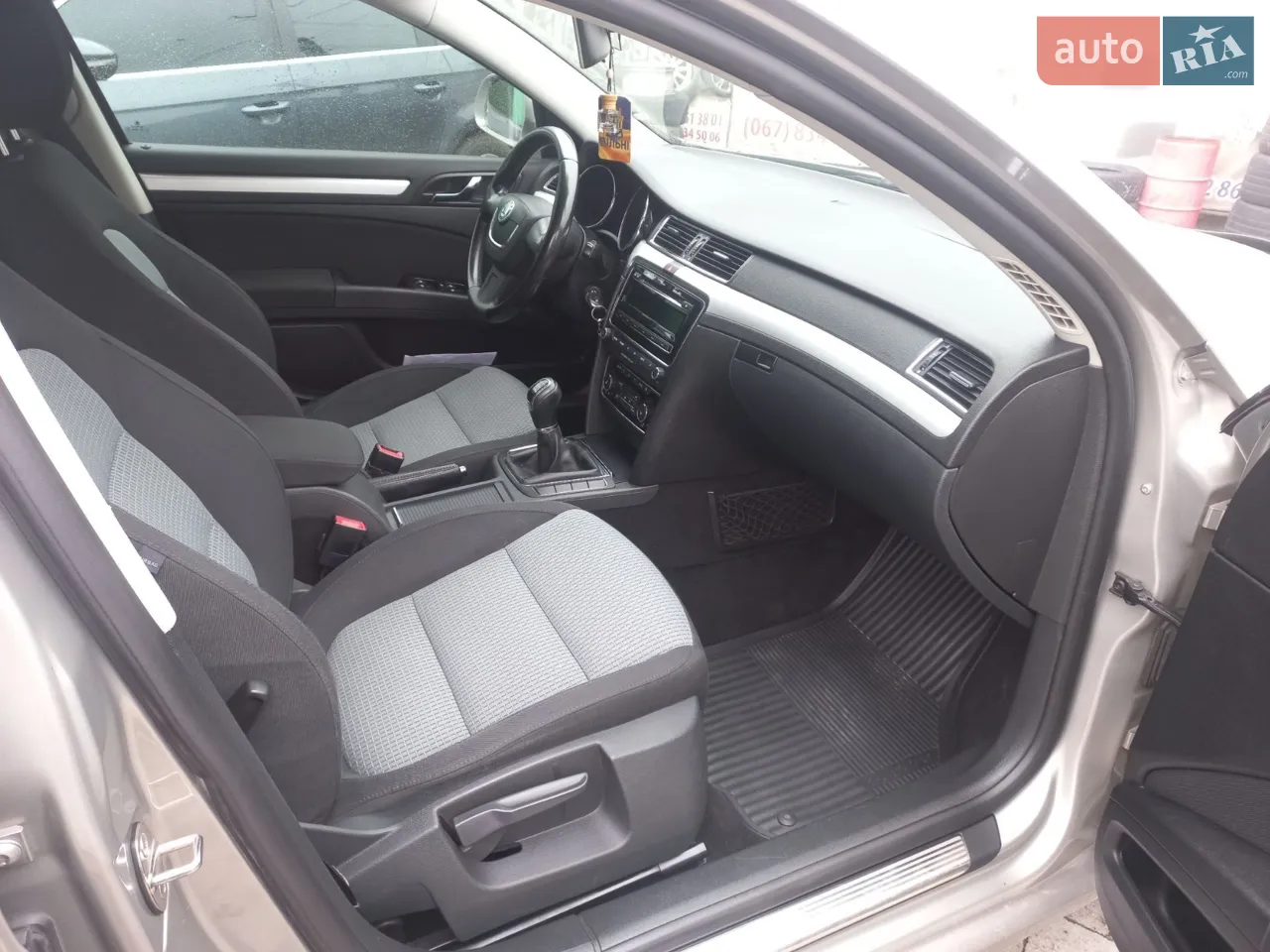 2010 Skoda Superb - мініатюра 3