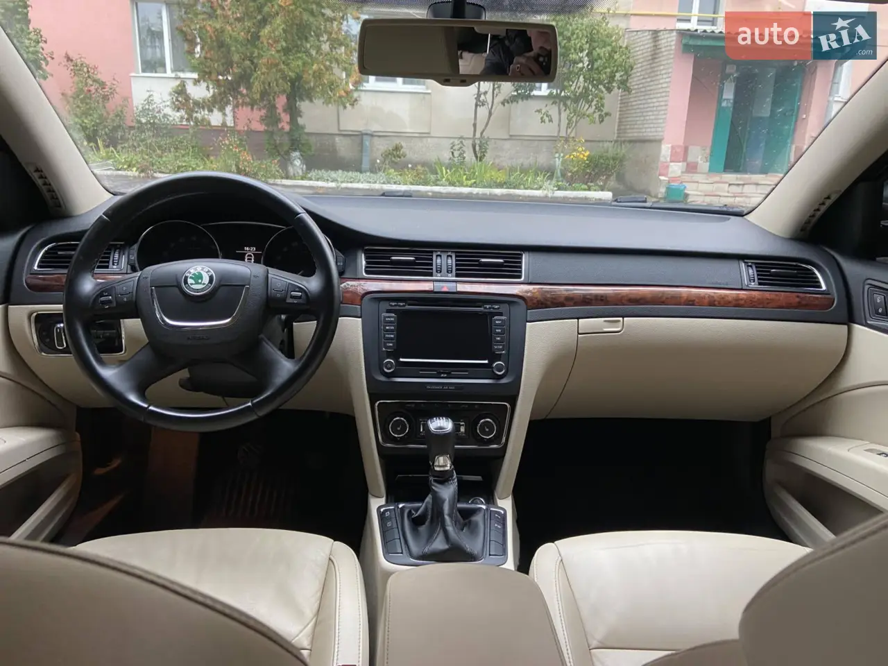 2011 Skoda Superb - мініатюра 5