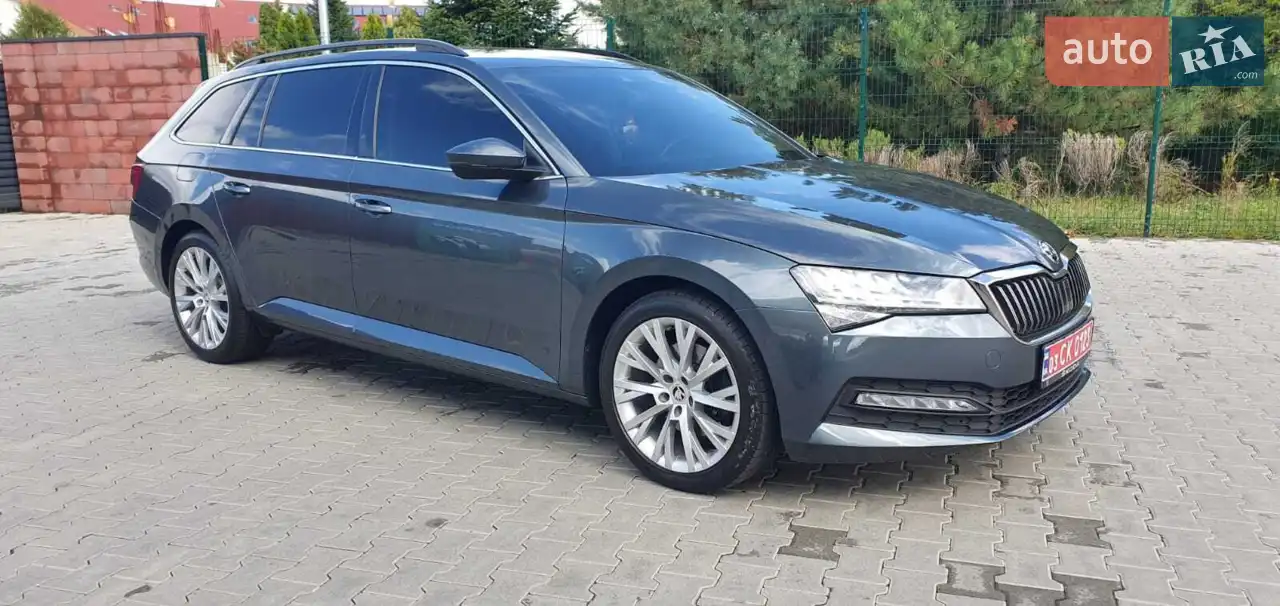 2019 Skoda Superb - фото 1