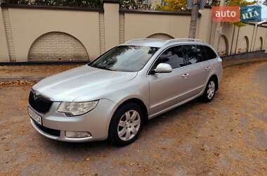 Skoda Superb  2010