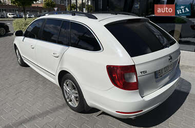 Skoda Superb  2011