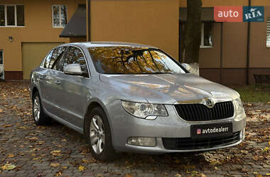 Skoda Superb  2011