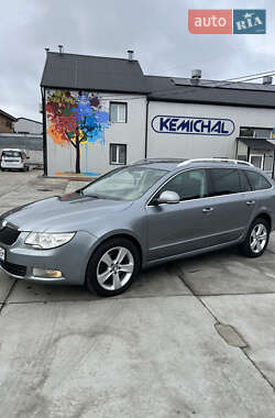 Skoda Superb  2010
