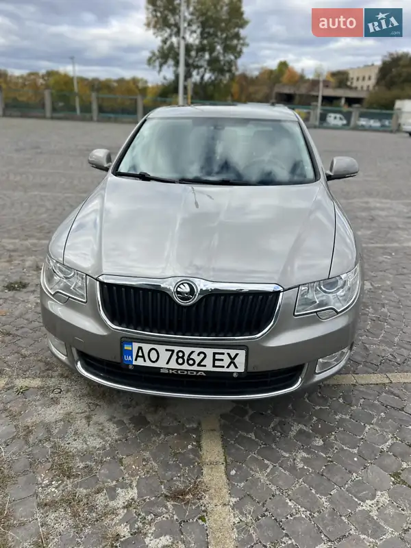 Skoda Superb 2012