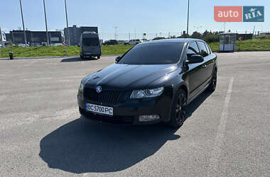 Skoda Superb  2012